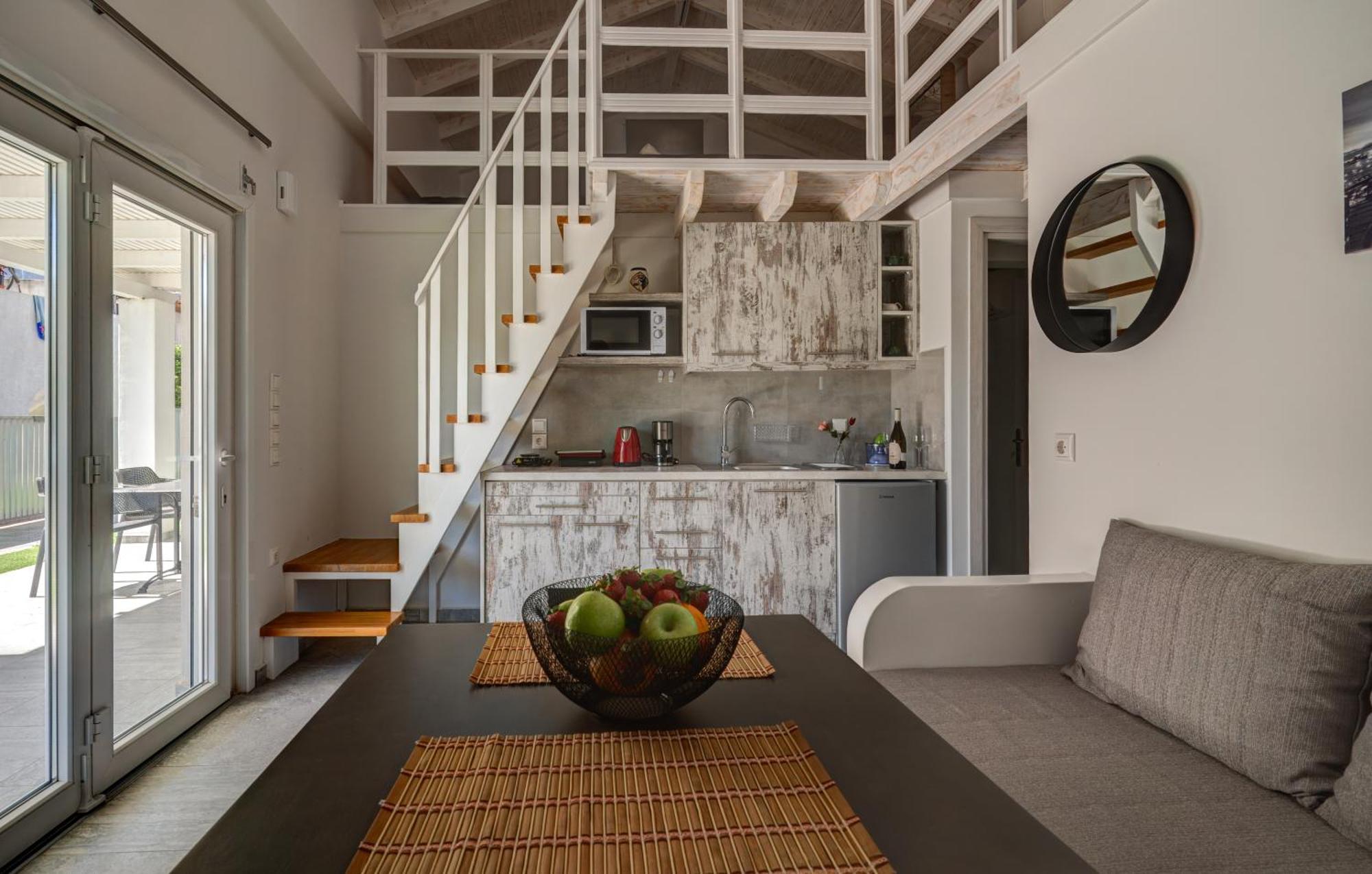 Molos Beachfront Apartments In ディアコプト エクステリア 写真