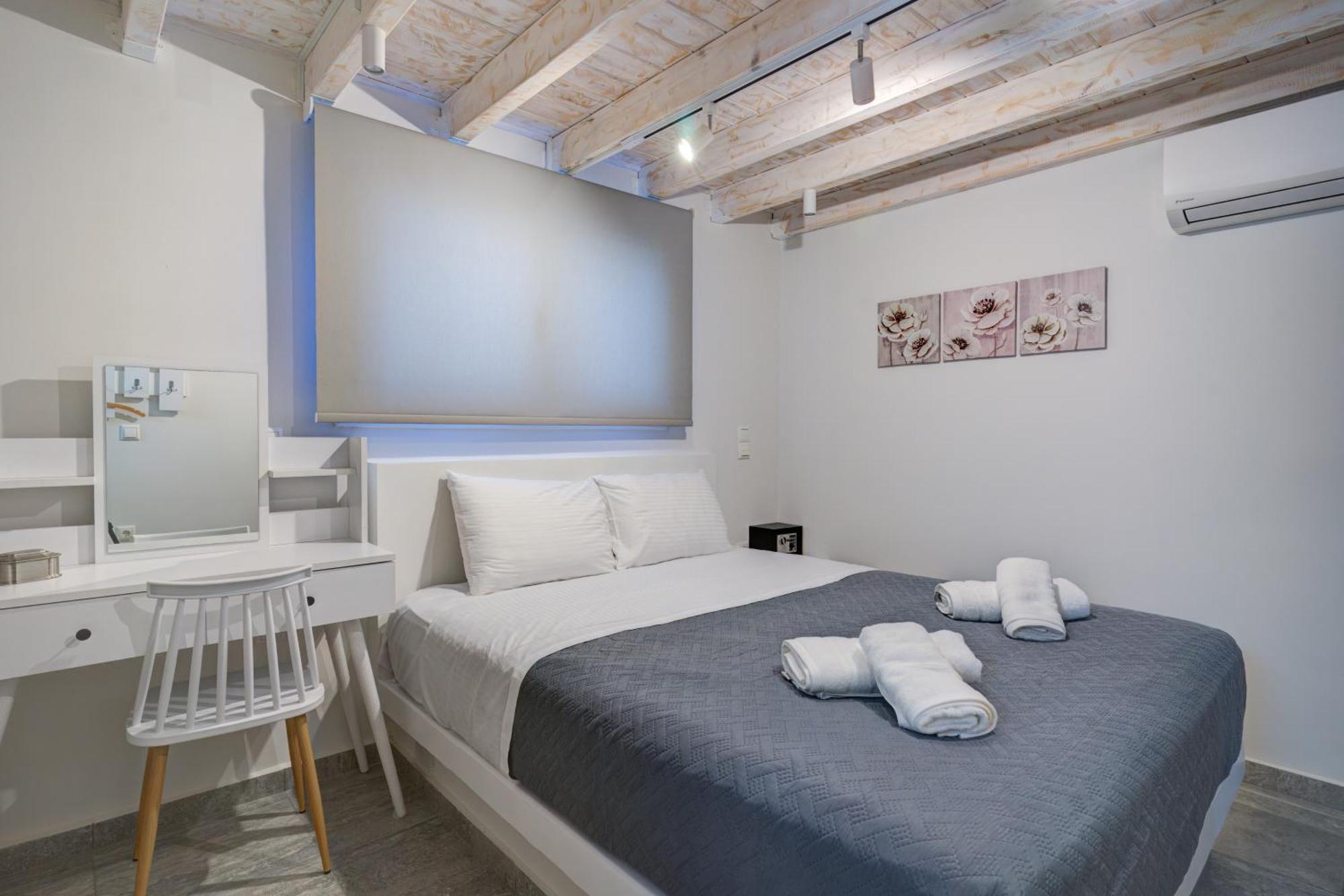 Molos Beachfront Apartments In ディアコプト エクステリア 写真