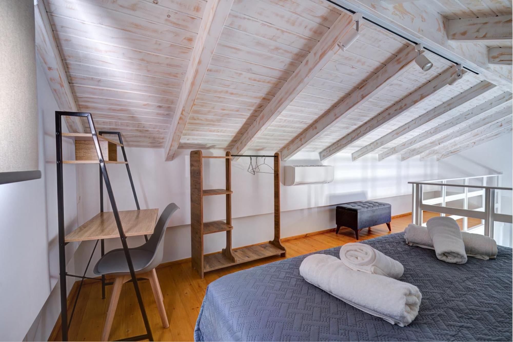 Molos Beachfront Apartments In ディアコプト エクステリア 写真