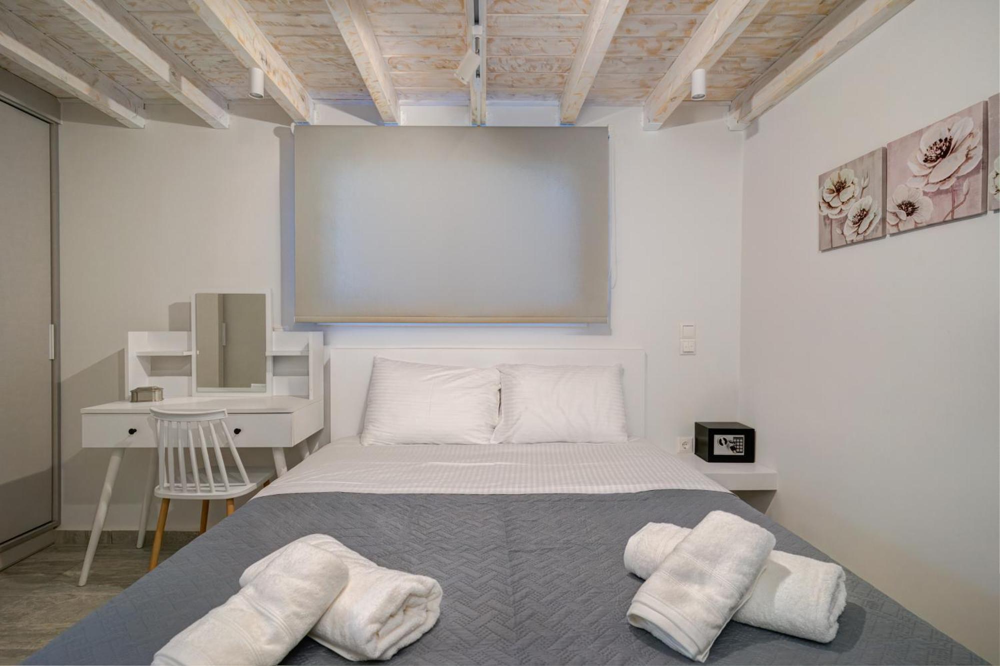 Molos Beachfront Apartments In ディアコプト エクステリア 写真