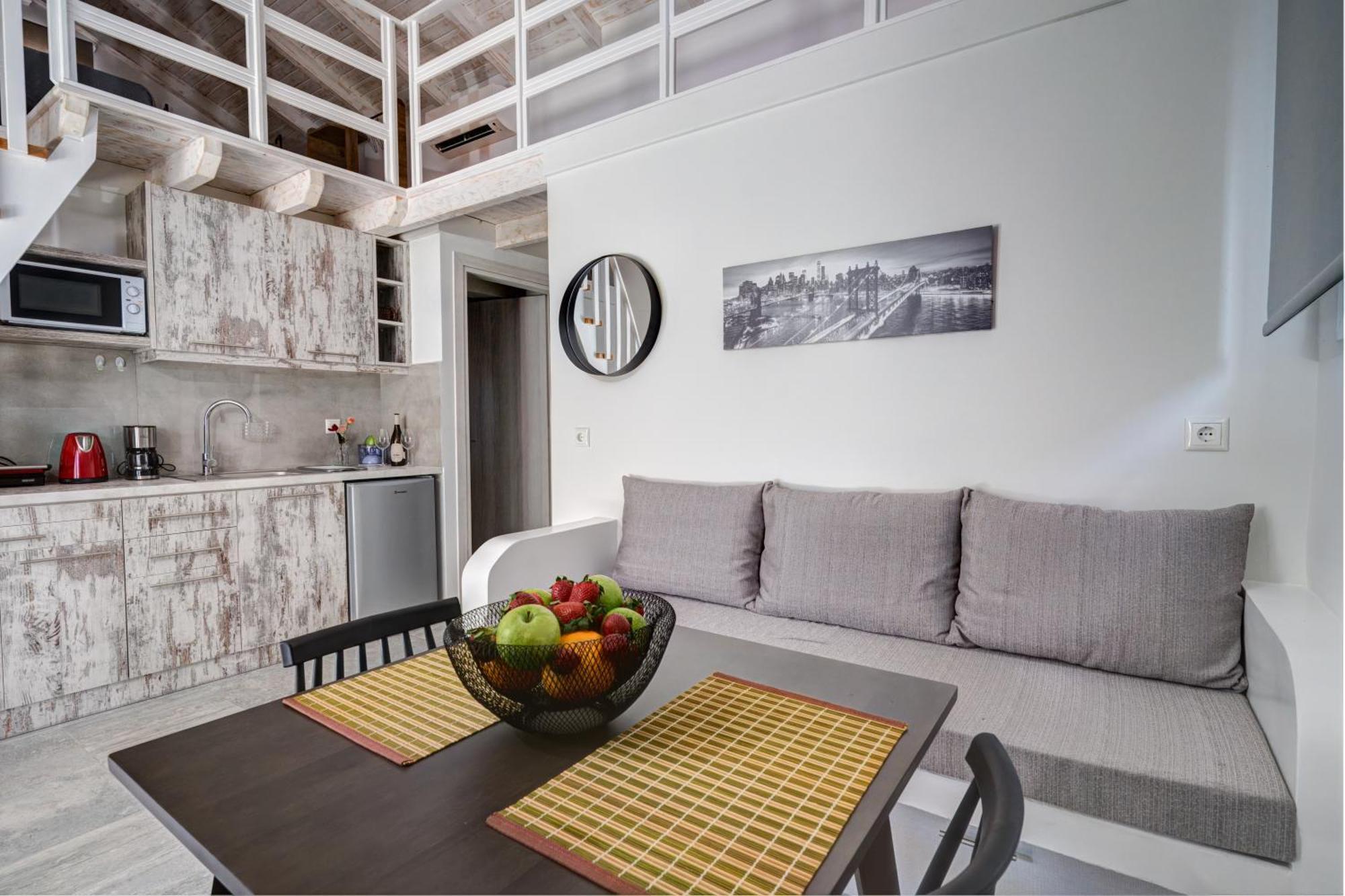 Molos Beachfront Apartments In ディアコプト エクステリア 写真