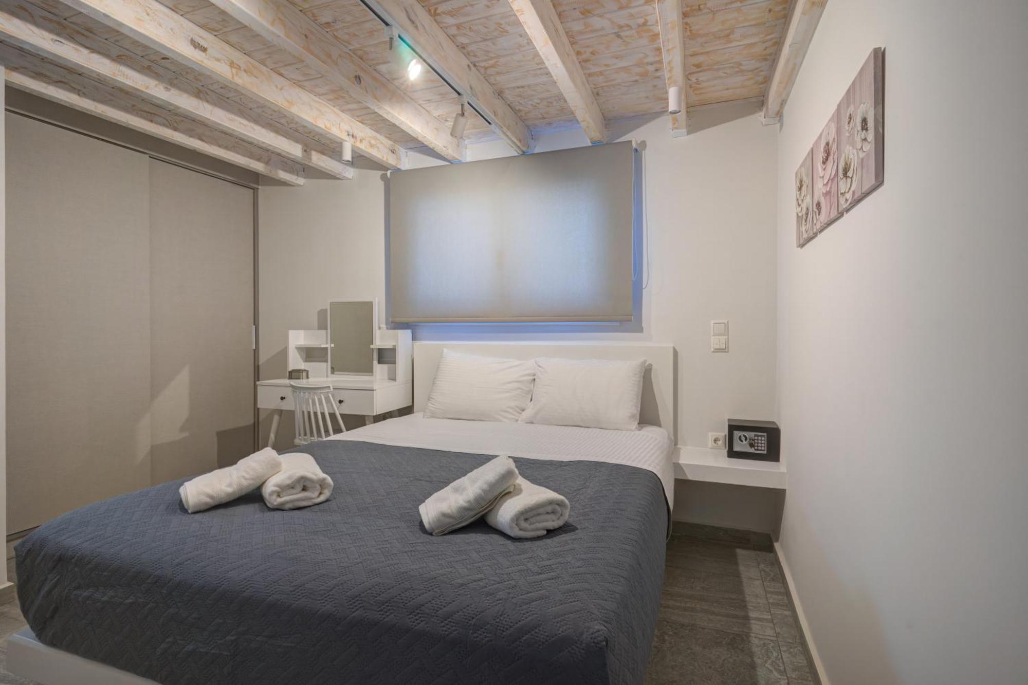 Molos Beachfront Apartments In ディアコプト エクステリア 写真
