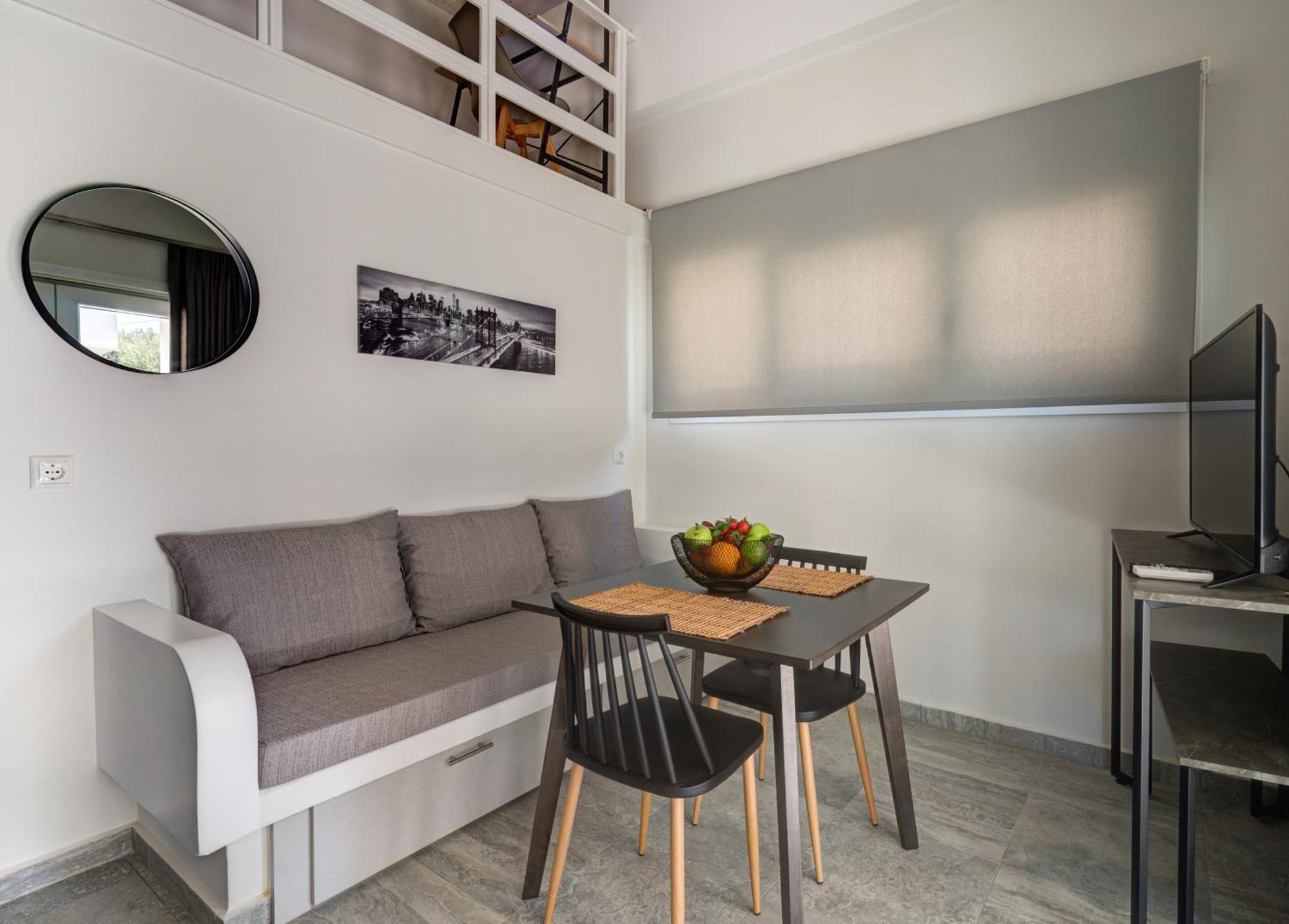 Molos Beachfront Apartments In ディアコプト エクステリア 写真