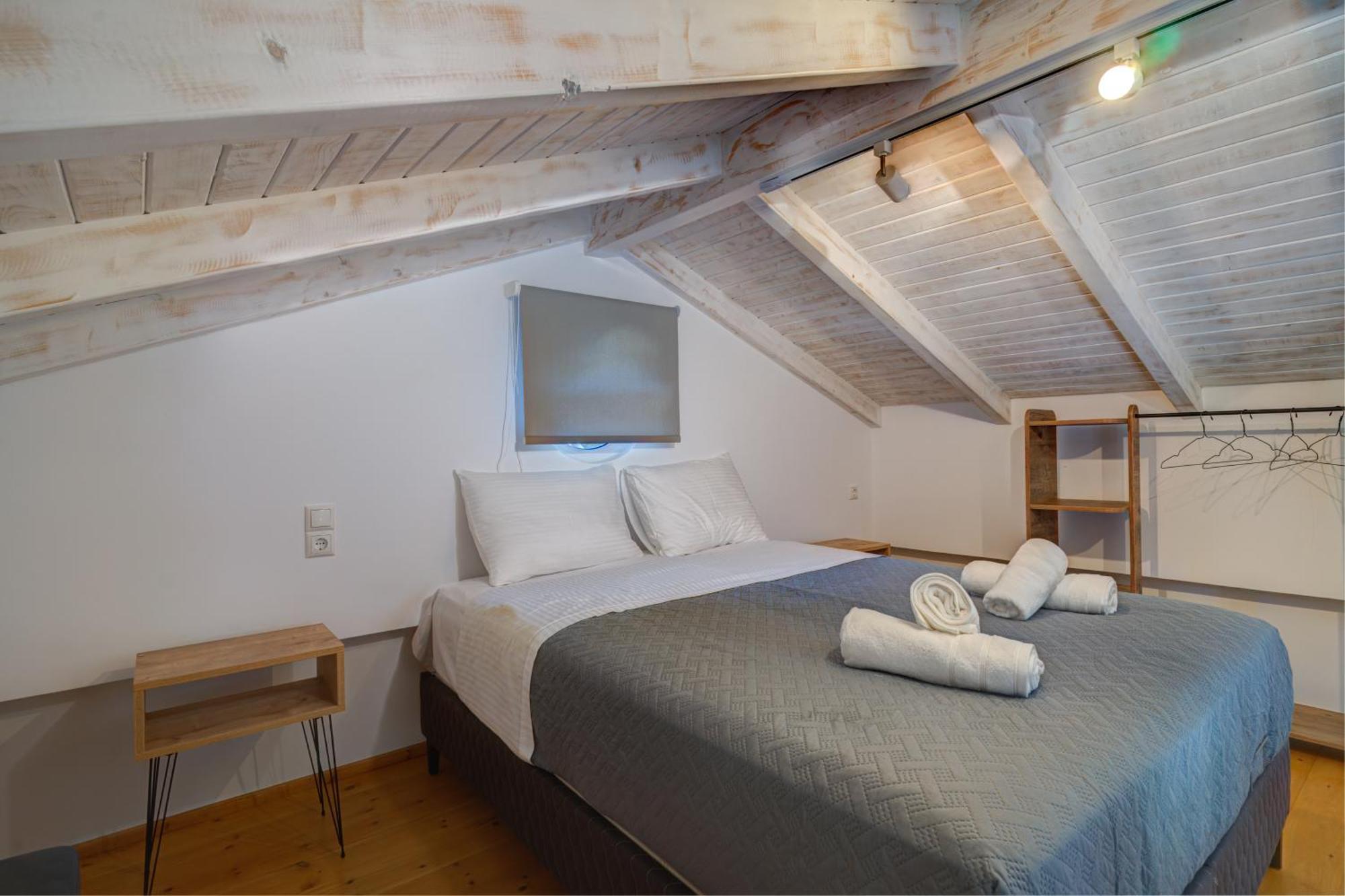 Molos Beachfront Apartments In ディアコプト エクステリア 写真