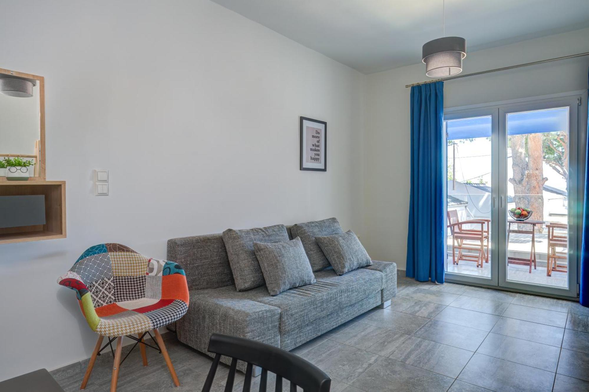 Molos Beachfront Apartments In ディアコプト エクステリア 写真