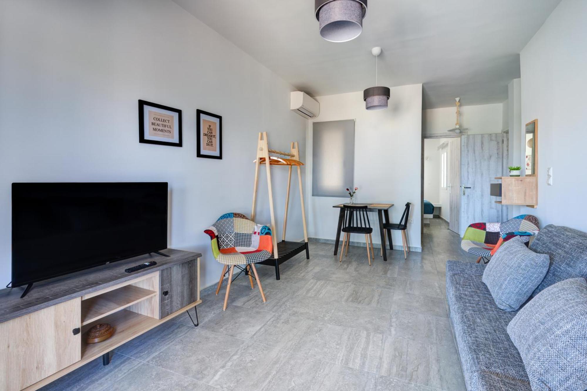 Molos Beachfront Apartments In ディアコプト エクステリア 写真