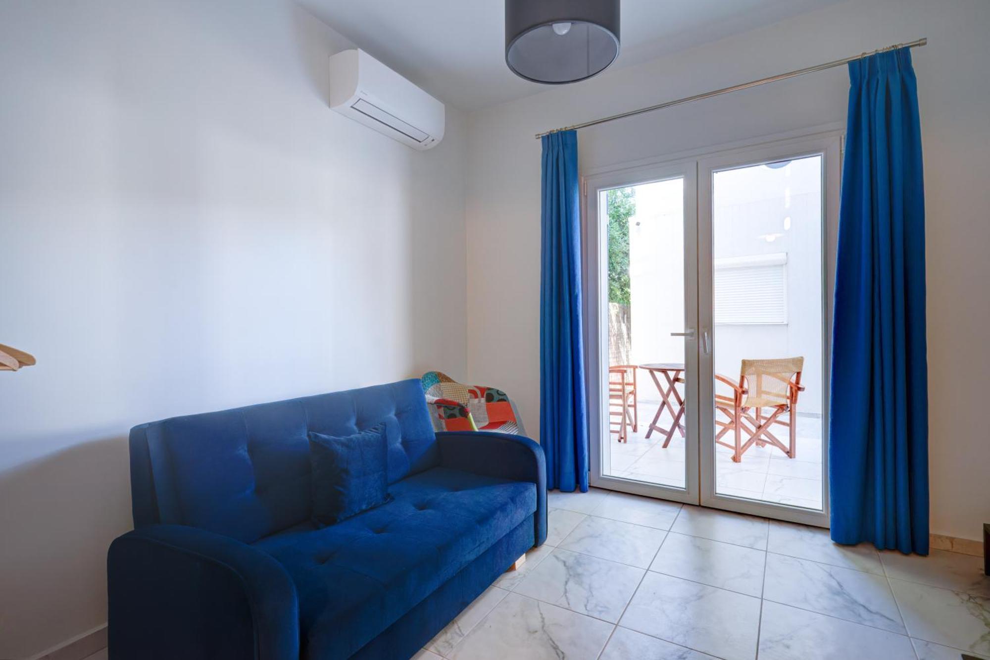 Molos Beachfront Apartments In ディアコプト 部屋 写真