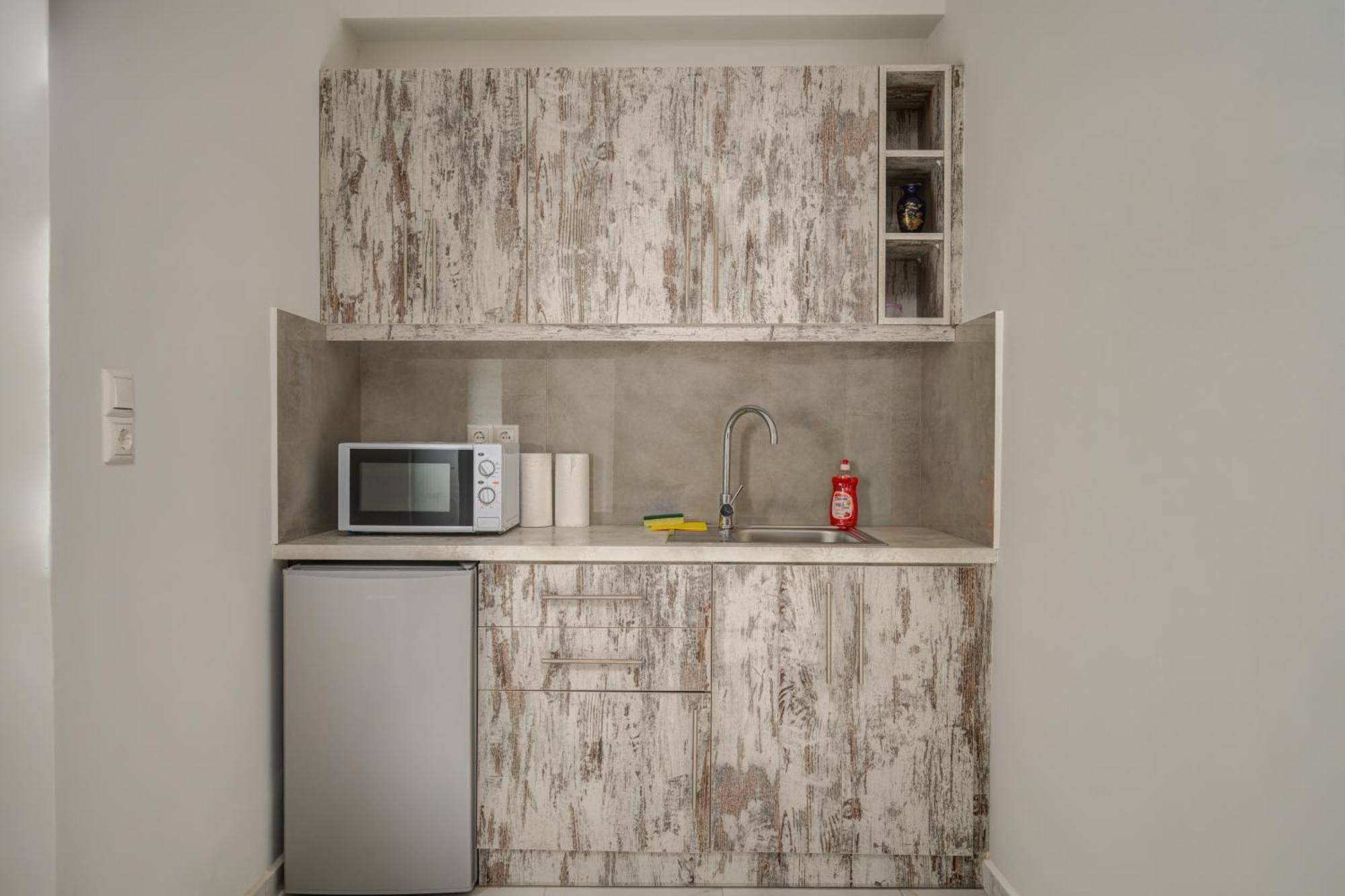 Molos Beachfront Apartments In ディアコプト エクステリア 写真